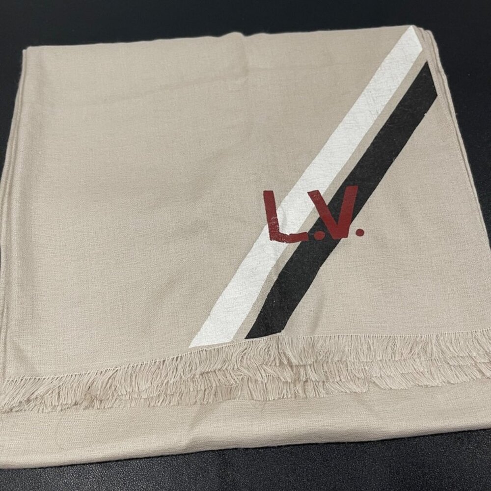 Louis Vuitton Scarf/Shawl Large Preloved (C44712)